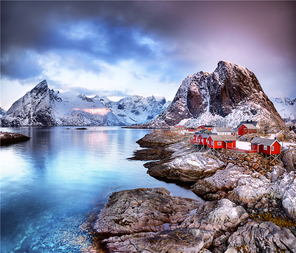 Hamnoy-Simone Cmoon.jpg